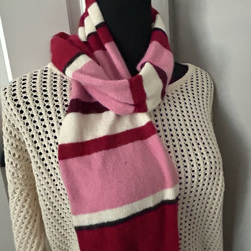 Pink red warm narrow scarf - Picture 3 of 4